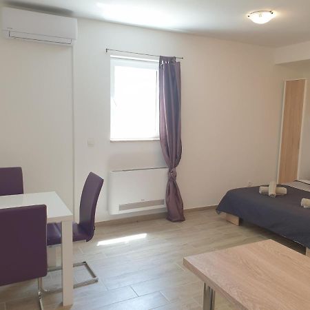 Apartments Valeria Divšići Eksteriør billede