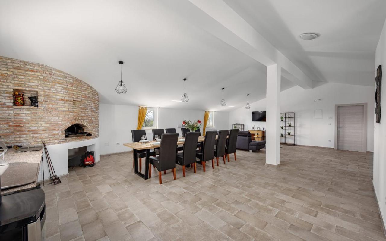 Apartments Valeria Divšići Eksteriør billede