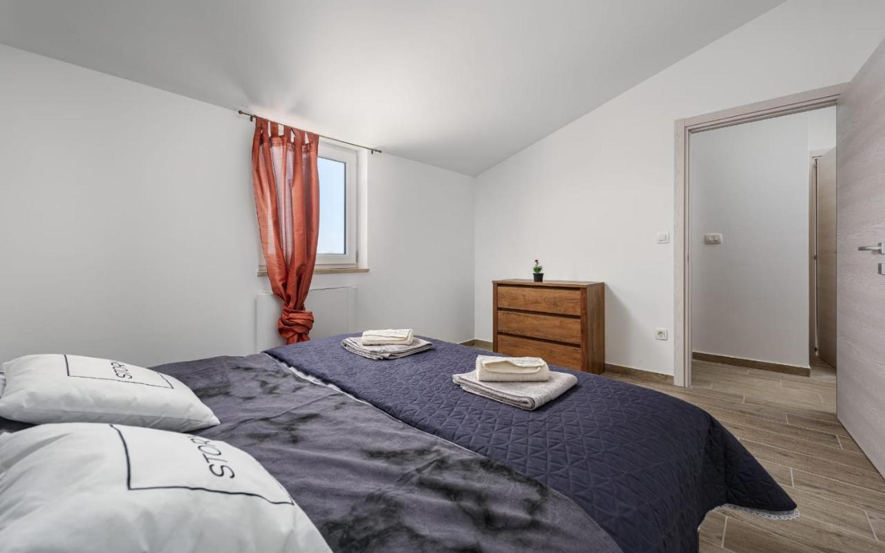 Apartments Valeria Divšići Eksteriør billede