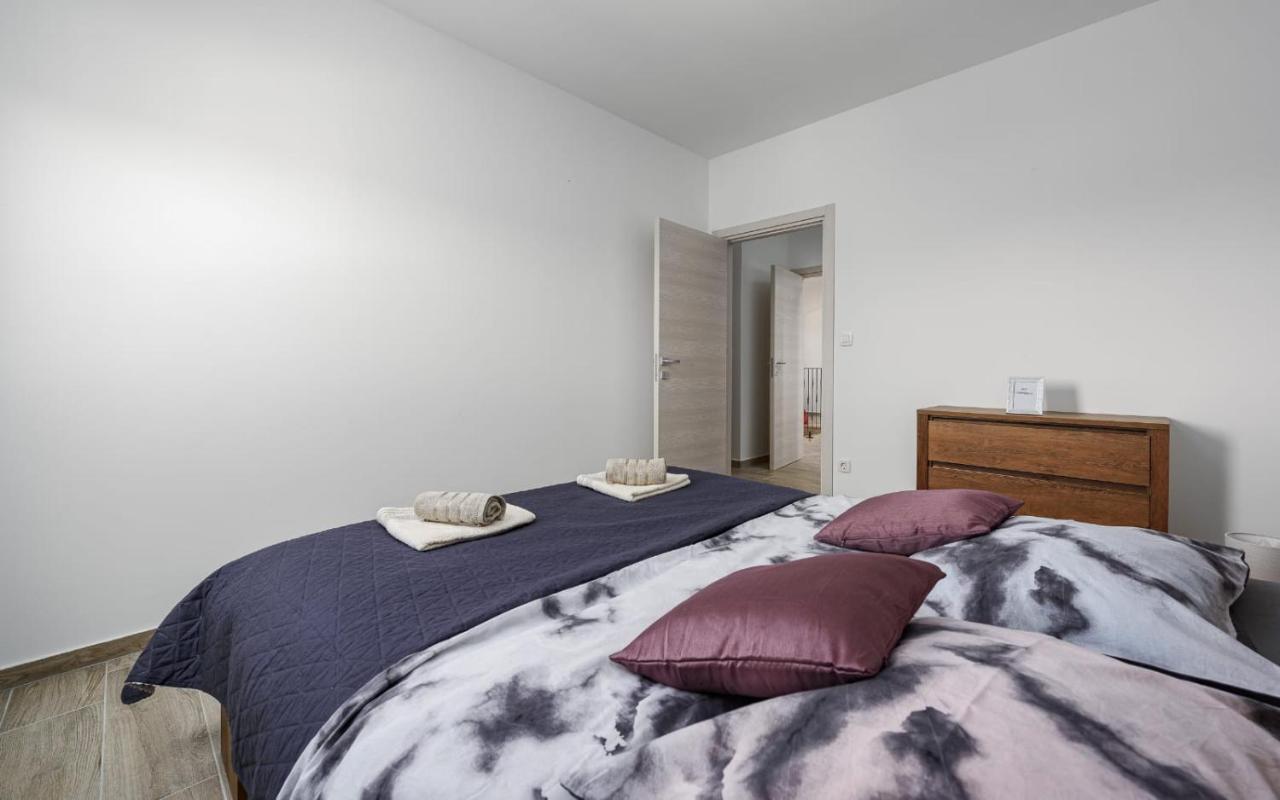 Apartments Valeria Divšići Eksteriør billede