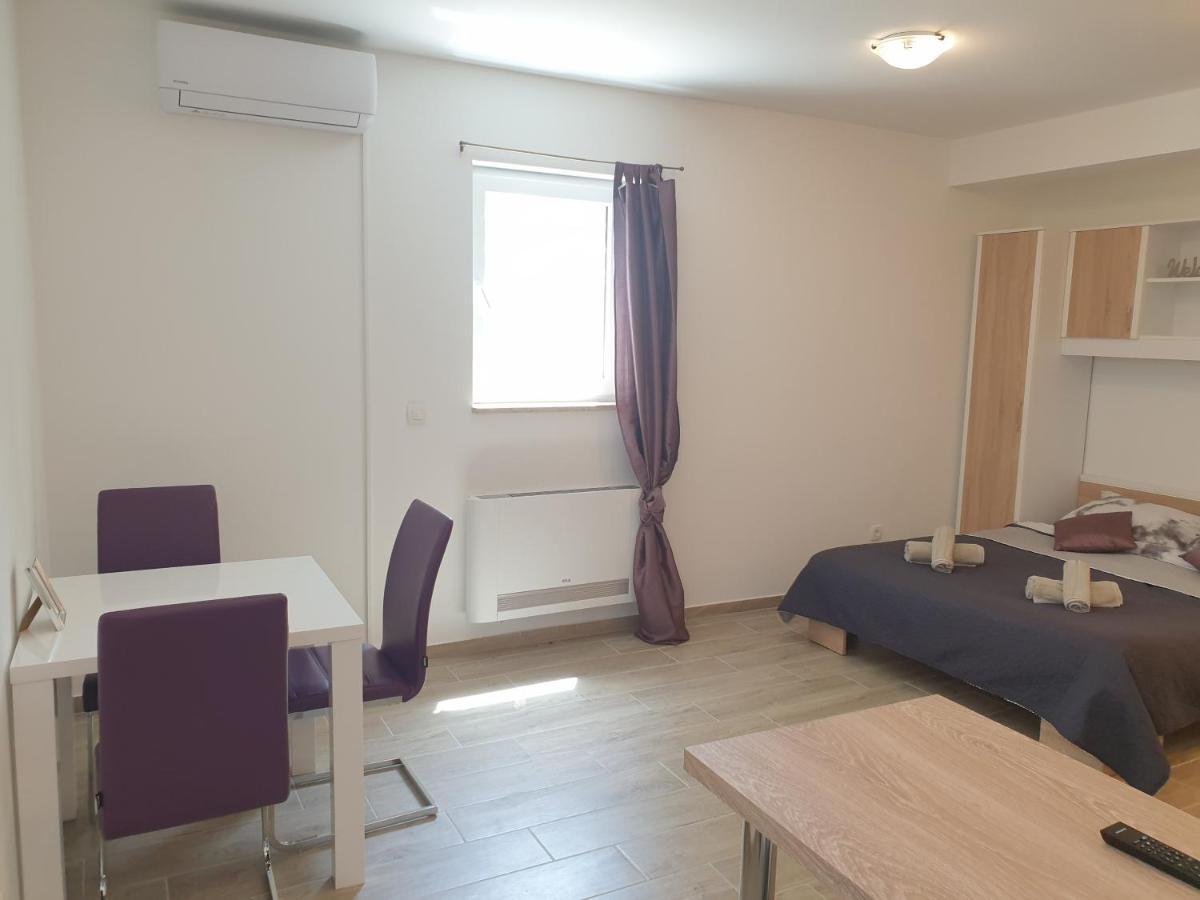 Apartments Valeria Divšići Eksteriør billede
