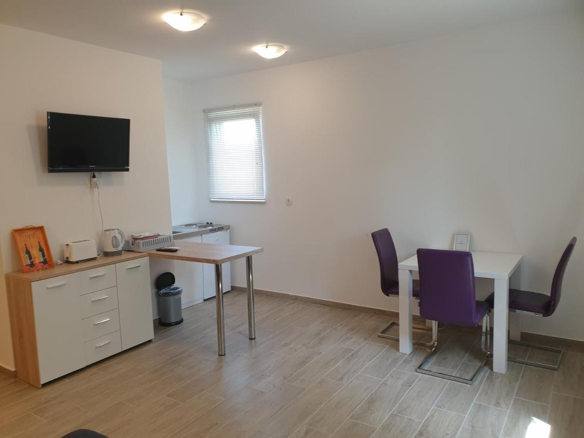 Apartments Valeria Divšići Eksteriør billede